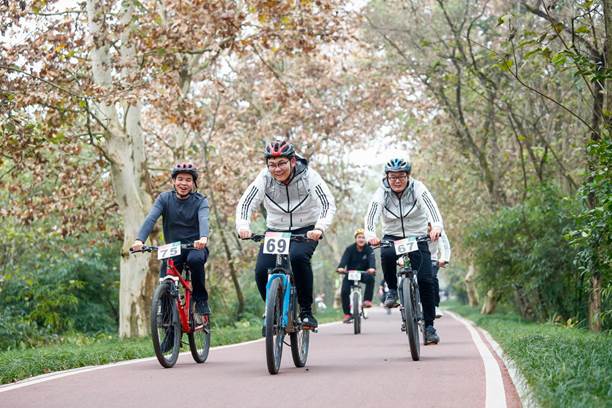 2018中国·成都天府绿道第九届自行车车迷健身节总决赛在温江举行
